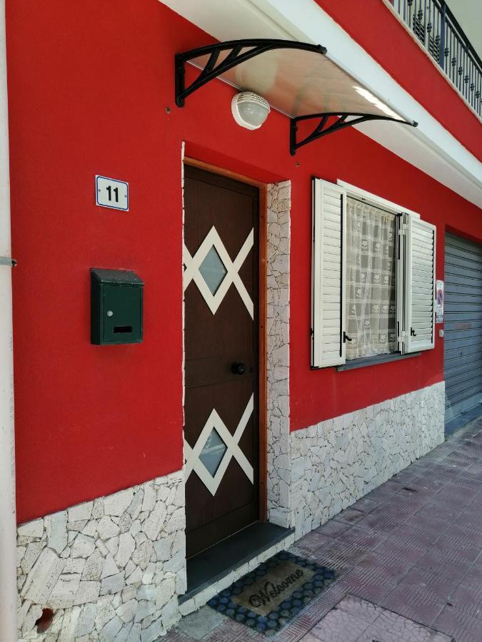 Casetta Rosso Tulipano Santa Teresa Di Riva Exterior foto